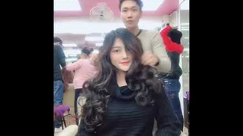 Nối Tóc 60p Xoăn Đen Bồng Bềnh Tại Bắc Hugo