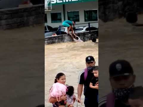 Rio transborda com chuva, carrega hospital de campanha e causa pânico em Manaus