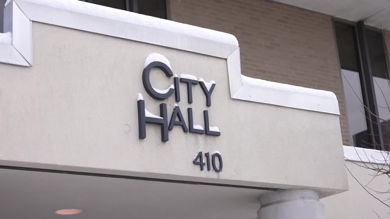 East Lansing neighbors dig out after Wednesday storm