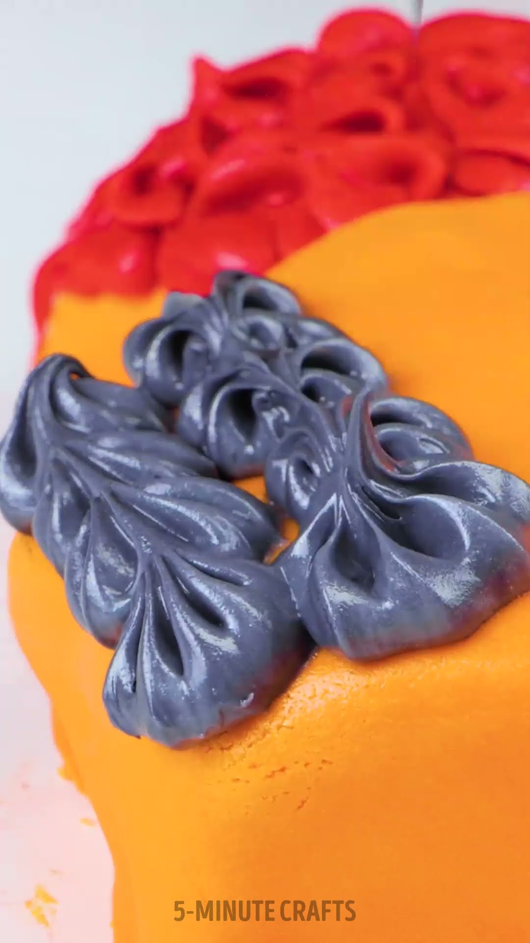 Clever ways to upgrade your plain birthday cake with one cut ? ? #shorts #recipe #cakedecorating