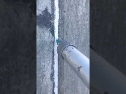 Нанесение герметика аккумуляторным пистолетом makita