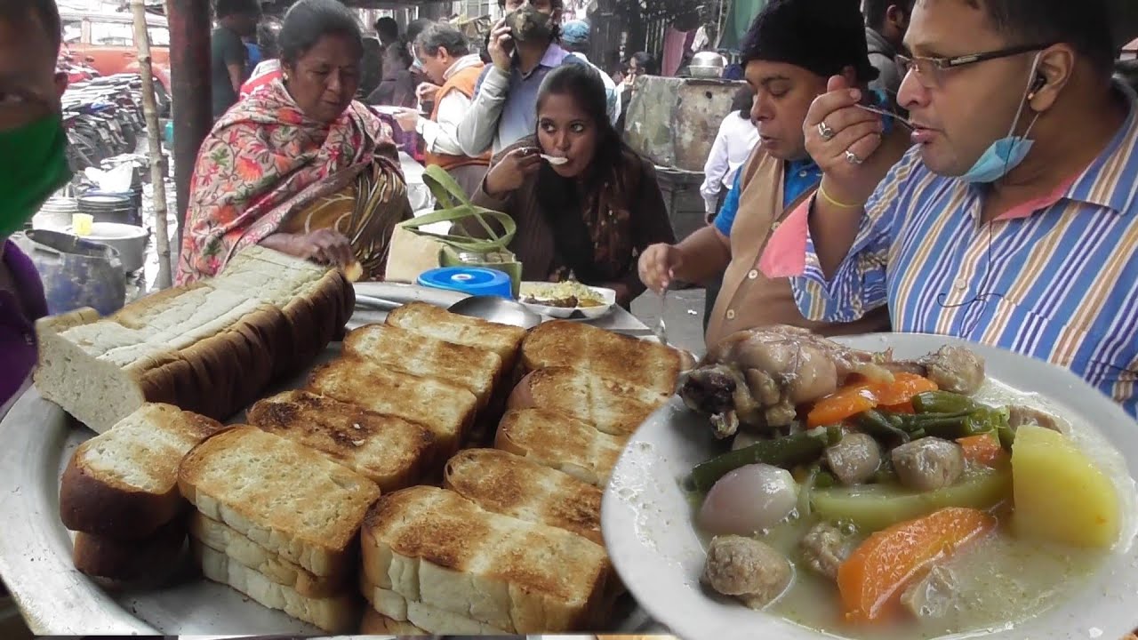 Office Time Street Lunch - Tasty Toast with Chicken Stew @ 60 rs Plate - Healthy Kolkata Street Food | Indian Food Loves You