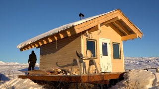 TIMELAPSE - MAN BUILDS OFF GRID CABIN (In Alaska)