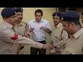 पुलिस और नेता ने मिलके Akshay Khanna का वो हाल किया.. कभी भूलेंगे नहीं | Gali Gali Chor Hai Movie