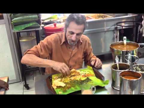 Como comer em uma folha da banana