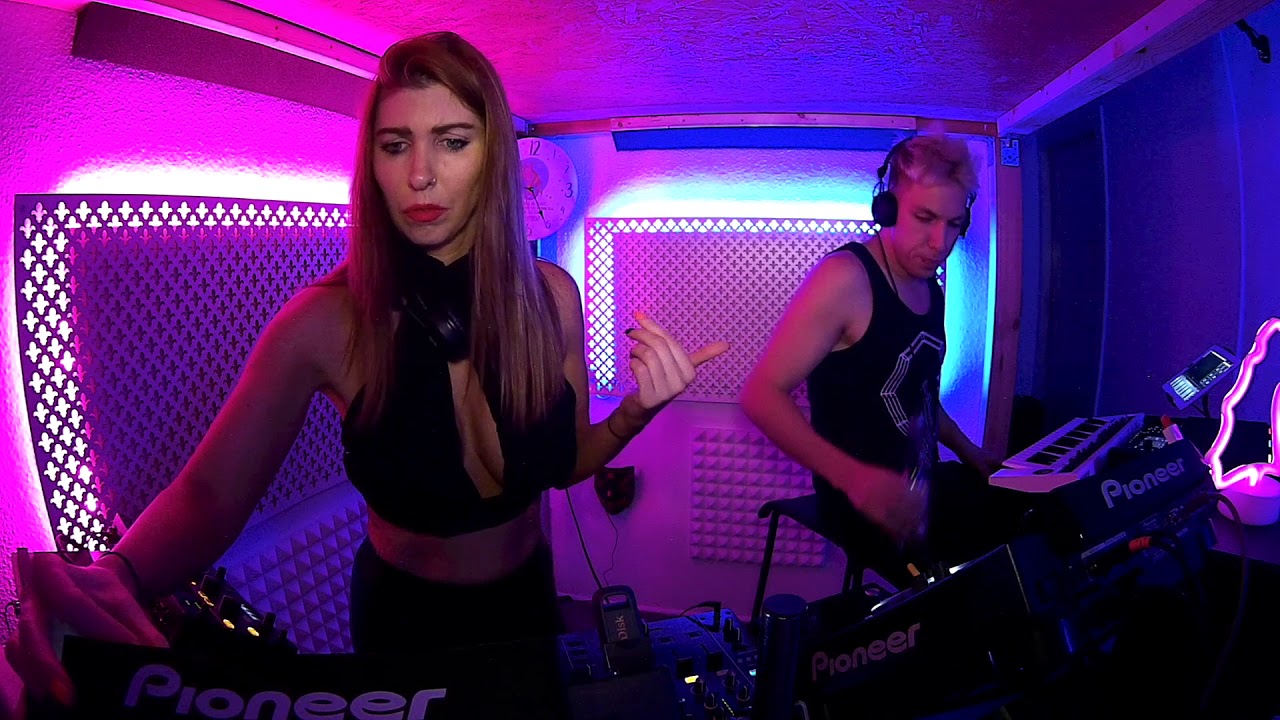 11 Unicorns - Studio-Live-Stream Techno /Berlin 14.02.20