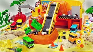 Tayo Bus toy crane construction site videos fun toys for kids