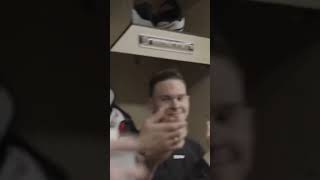 🤩 Ovi also took a look at the Hershey's winning locker room