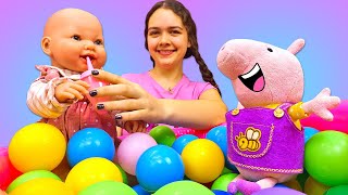 ¡La muñeca bebé jugando con la Peppa Pig! Episodio de juguetes bebés. Videos para niñas by La muñeca bebé 18,052 views 1 month ago 5 minutes, 36 seconds
