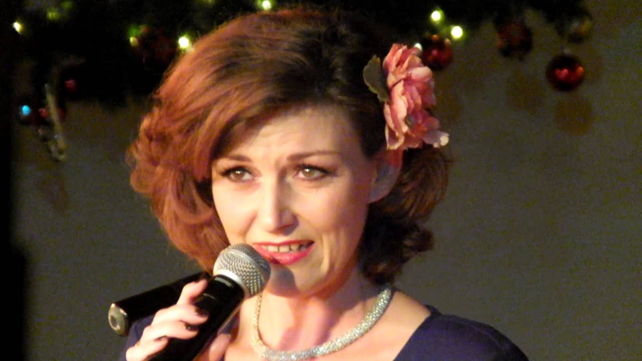 Louise Cookman singing at Tony Jacobs Jazz and Swing Weekend