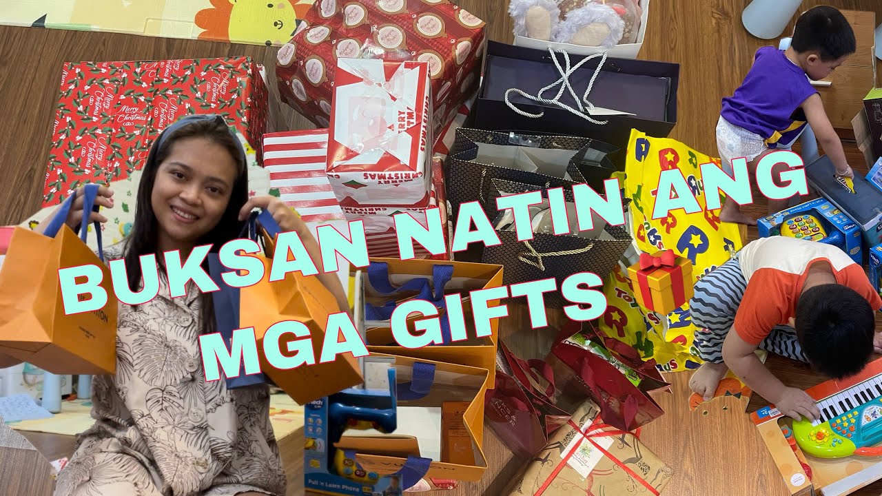 OPENING CHRISTMAS GIFTS 2021family Gifts ! YouTube