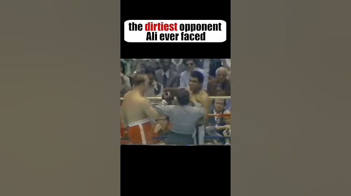 The SCANDALOUS fight where Ali had to face TWO opponents in the ring #shorts