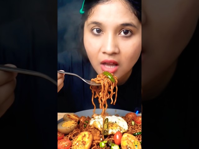 Mukbang ASMR Spicy Korean noodles eating challenge #mukbang #asmr #noodles 🤤🤤😋😋#food