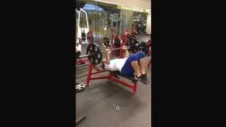Bench press: Slow eccentric to explosive push