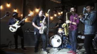 Barry Likumahuwa feat Nicky Manuputy performing Walkin' With The Bass 10th Anniversary Concert