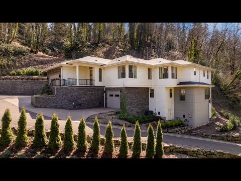 13864 Clackamas River Dr, Oregon City, OR home video tour