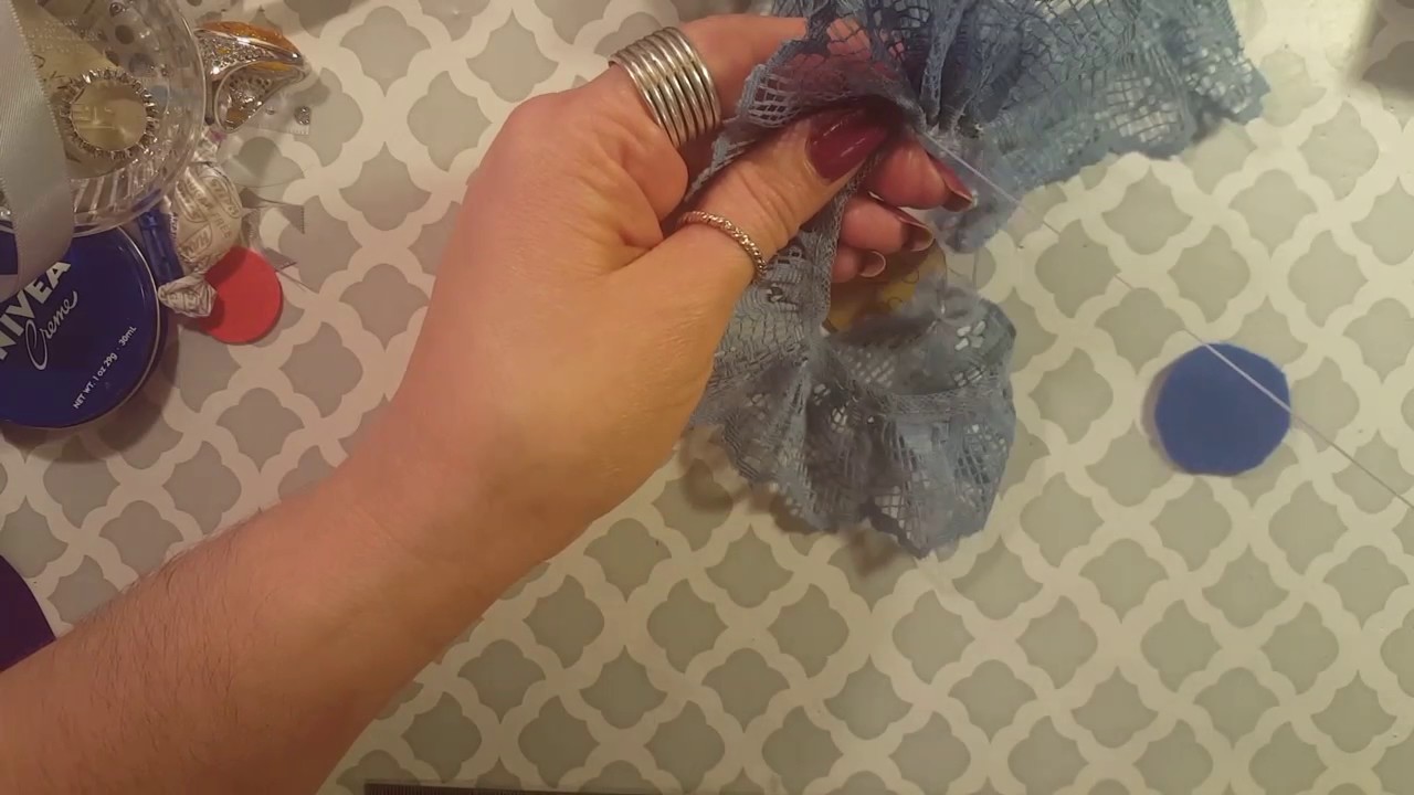 Sencilla flor de encaje