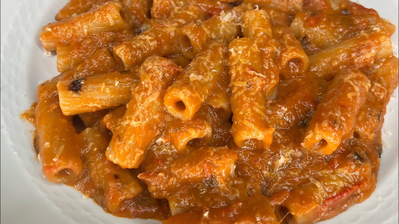 Pasta con CREMA DI MELANZANE e pomodorini #Pasta #con #CREMA #DI # ...