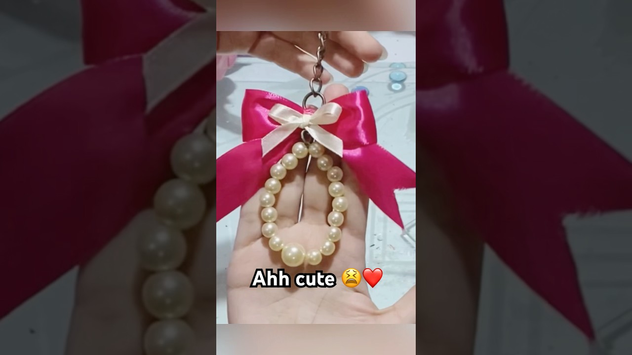 bow keychain 