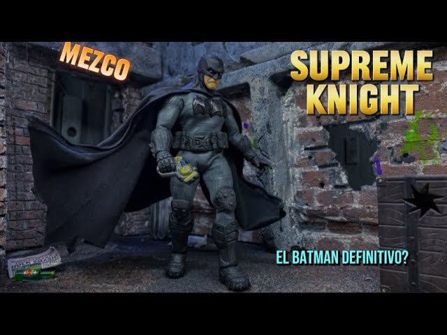 Batman MEZCO Supreme Knight Review en Español - YouTube