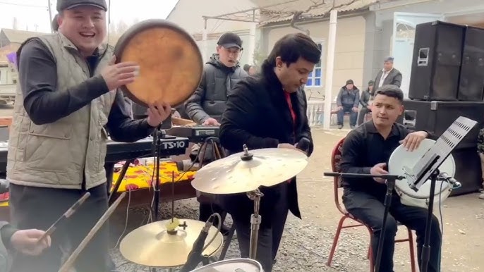 Kurashchi porno onlayn Boshpanasizlar axlatxonada jinsiy aloqa qilishmoqda (video)