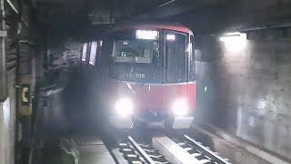 都営地下鉄大江戸線12-600形12-701F光が丘行き六本木駅到着(2023/8/21)