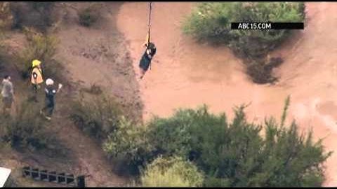 Raw: Severe Floods Trap Arizona Drivers
