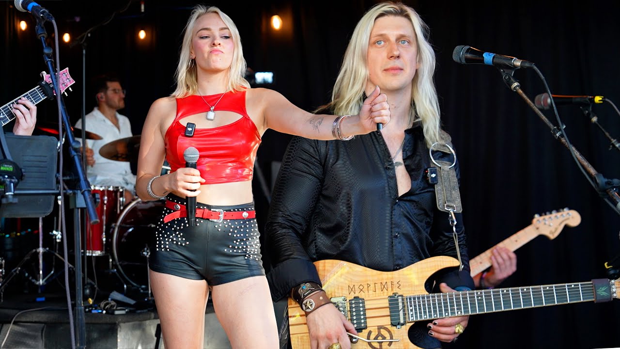 She Asks if I Know Cranberries Zombie and This Singer Shocks The Crowd