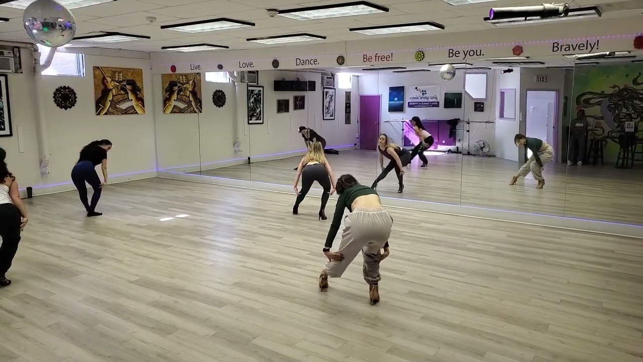 PRETTY GIRL SWAG HEELS INT/ADV at Free Spirit Dance