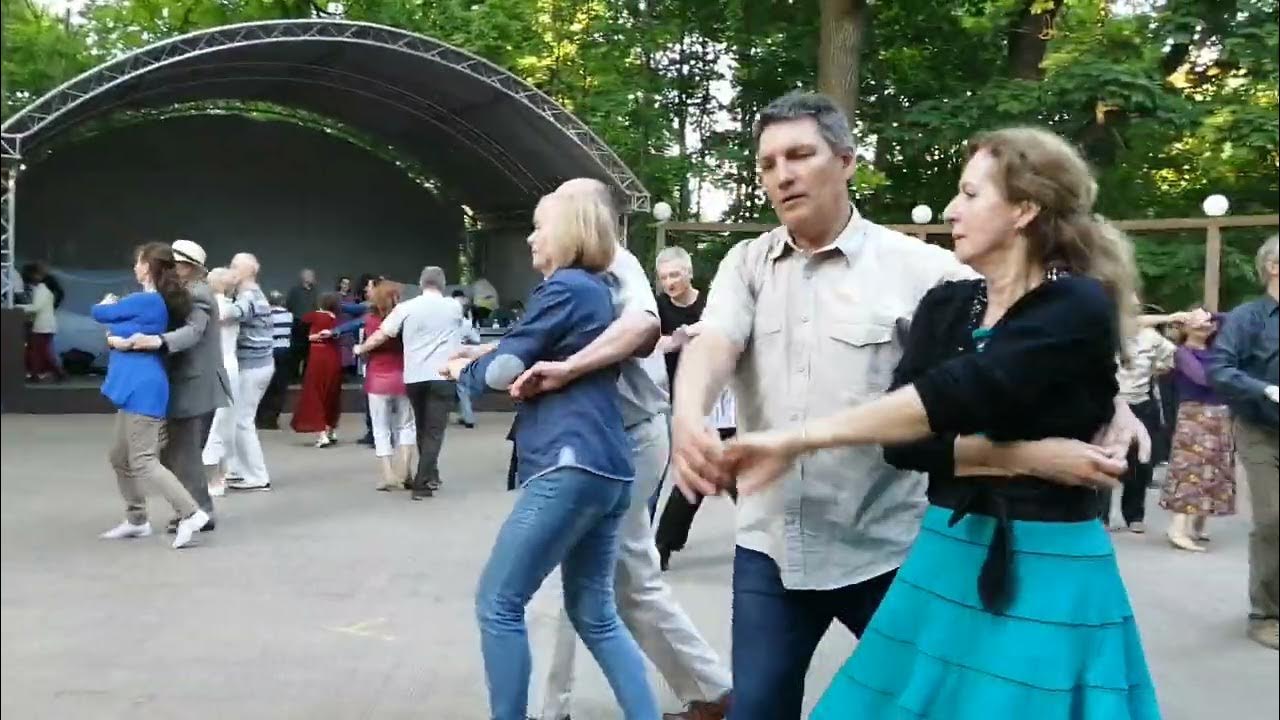 Танцевальная площадка Москва