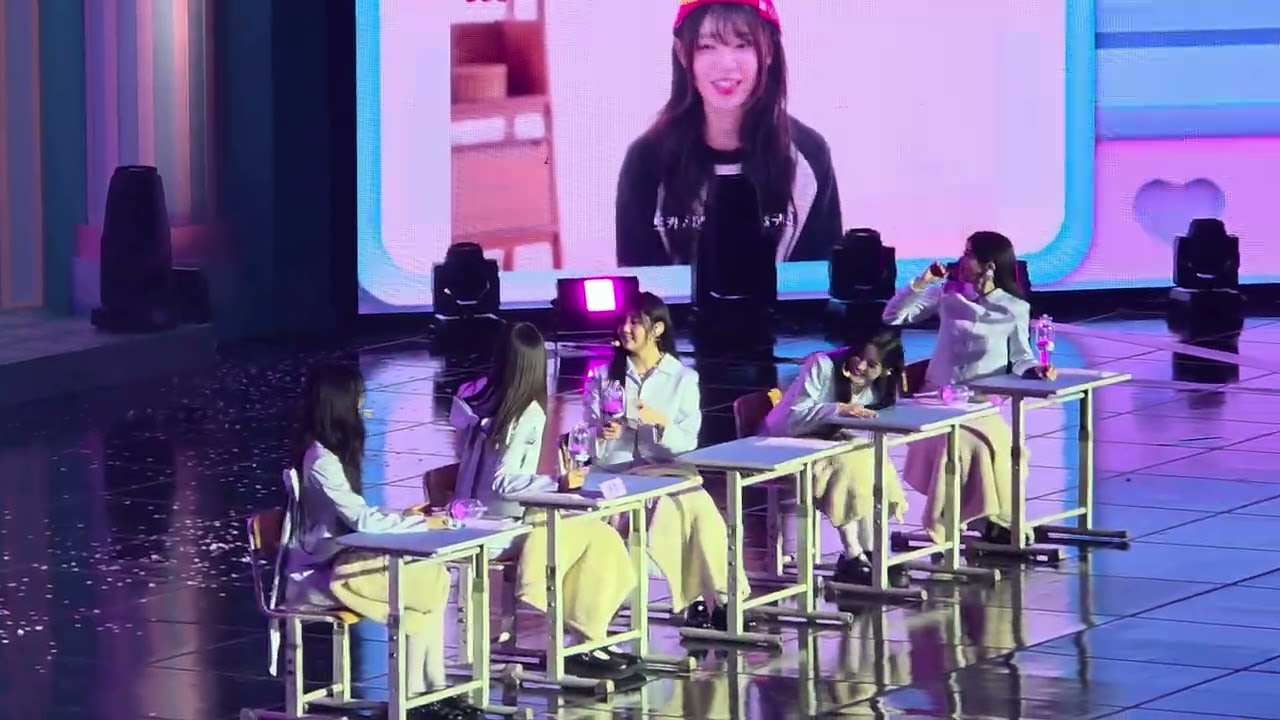 illit- GLITTER DAY IN SEOUL