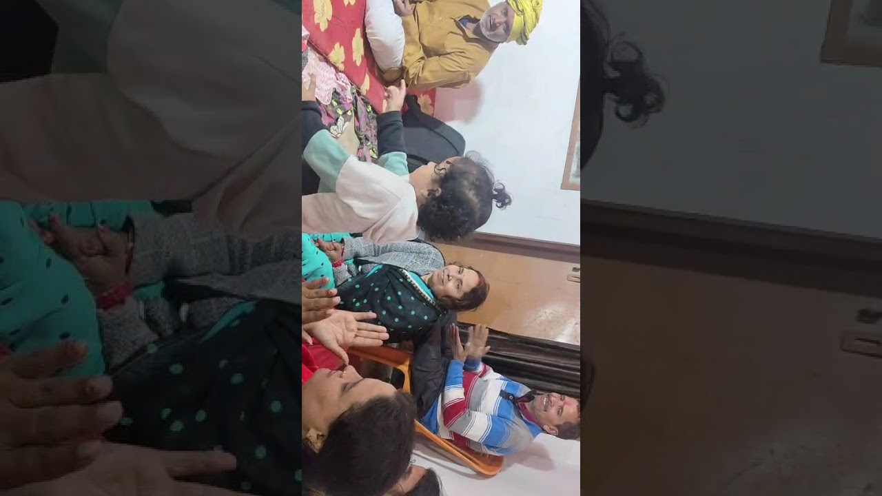 रामचरित मानस का पाठ करते हुए By राजू त्रिपाठी