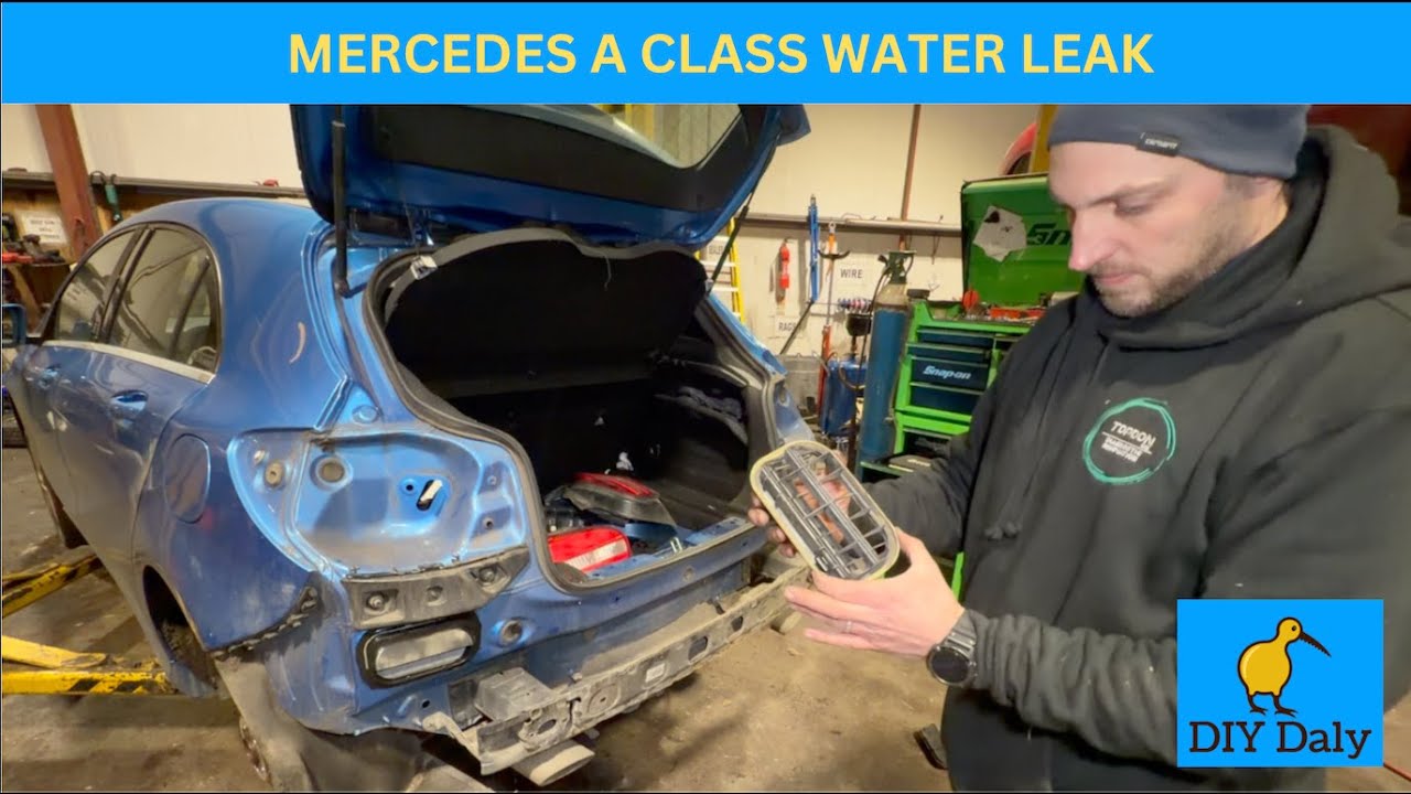 В багажнике и в пространство для ног автомобиля Mercedes A Class протекает вода!