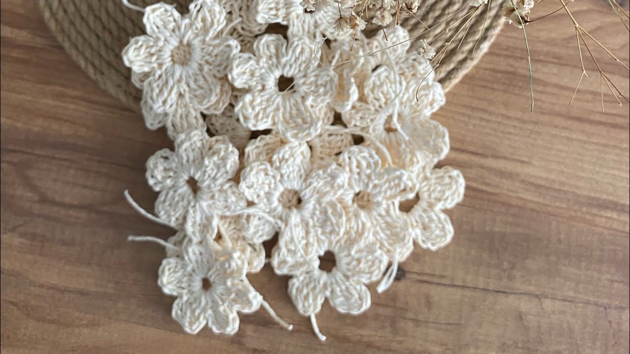 KÂĞIT İP İLE ÇİÇEK MOTİFİ YAPIMI