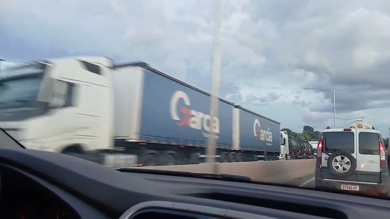 Rodovia congestionamento grande sentido  trevo do largato