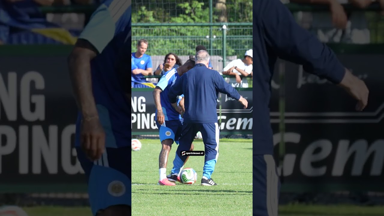 🎥👀 Dick Advocaat stond weer voor het eerst op het trainingsveld