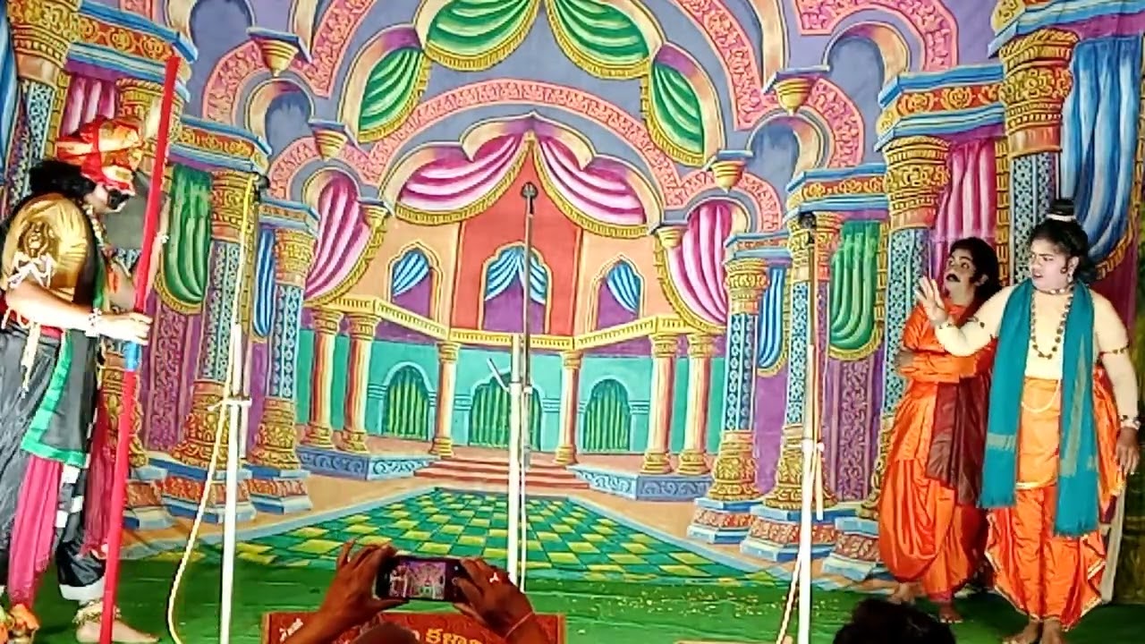 భీమవరంలో అందరూ ఆడవాళ్లే వీరబాహుడు పాత్ర నెల్లూరు అపర్ణ గారు నచ్చితే లైక్ షేర్ కామెంట్ subscribe 