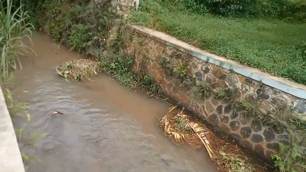 Sebelum jualan mampir dulu Dimata airbkeramat(Cikahuripan)