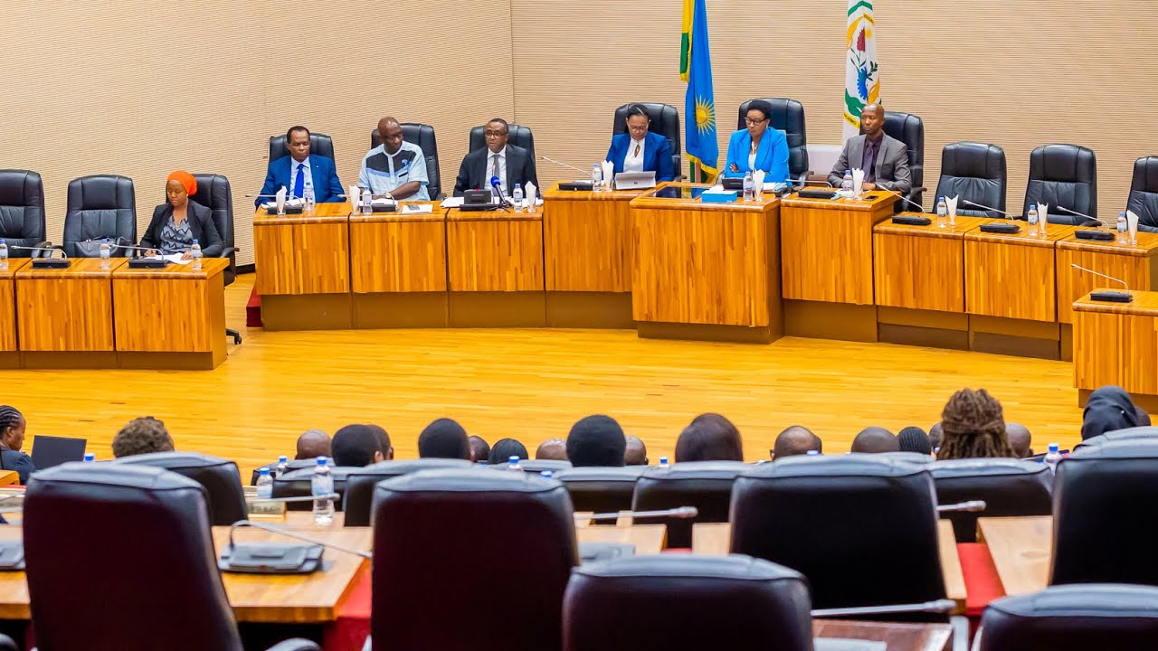 Abadepite bahase ibibazo Min. Biruta ku kibazo cy'u Rwanda na DRC || Kurasa indege ya Sukhoi-25