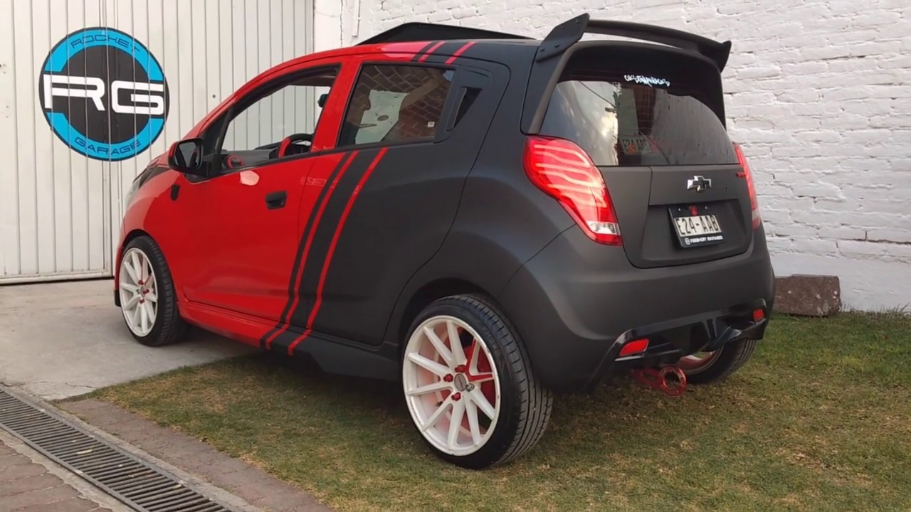 Chevrolet Spark Con Half Wrap En Negro Mate Rocket Garage Youtube