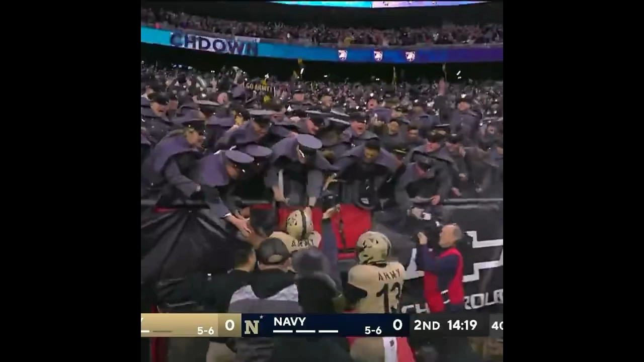 Nobody Covered Tyson Riley On This Army Touchdown Vs Navy Highlights ...