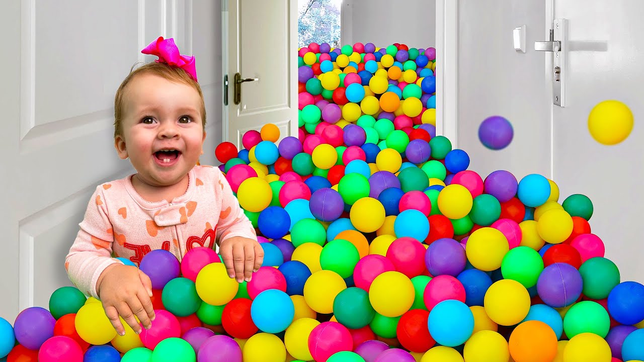 Million Colorful Balloons Challenge | Mia's Big Balloon Hall