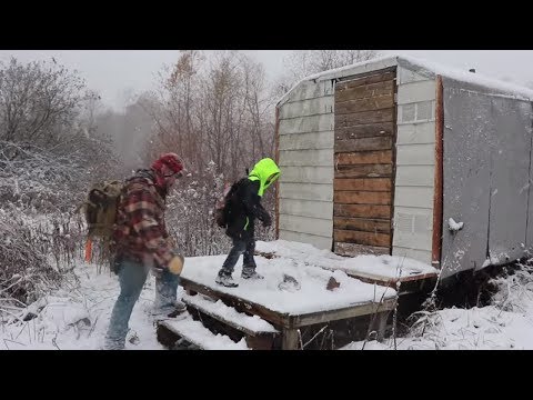 winter-snow-storm-at-the-cabin