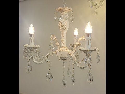 Vídeo: Lustre Branco (49 Fotos): Luminária De Teto Clássico Com Três Cabos, Modelo 