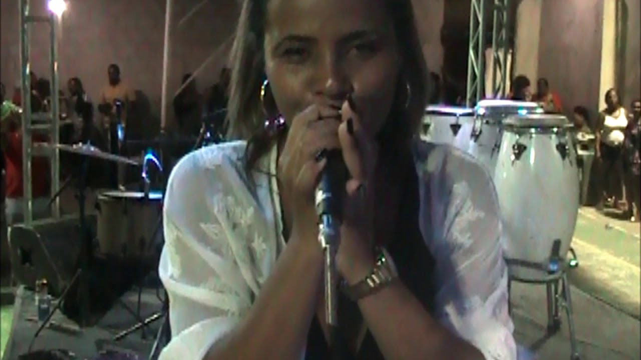 Andrea Almeida - Santinha ou descaradinha - YouTube