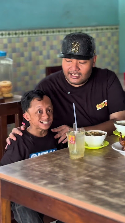 Breakfast soto with little Teguh #bondangemoyberbagi #Bondangemoy #bondanboma #bondanbomo #berbagi
