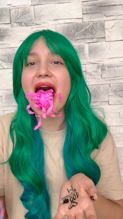 The weirdest BEAUTY HACK 🤯#usashorts #haul #beautyhacks #funny