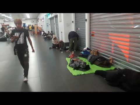 Ночь в Аэропорту Бергамо Night in airport Bergamo. Shock