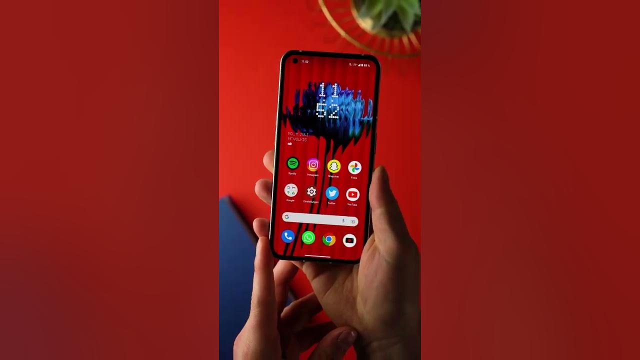 Nothing Phone 1: Absolut ungewöhnliches Design trifft auf solide