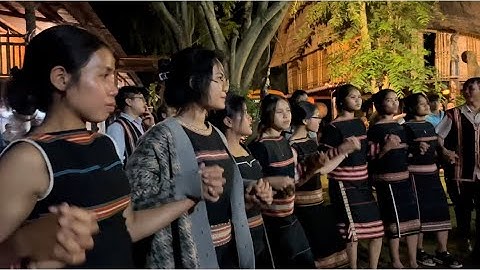 Cồng chiêng giao lưu giới trẻ làng Bồ xã Ia Yok